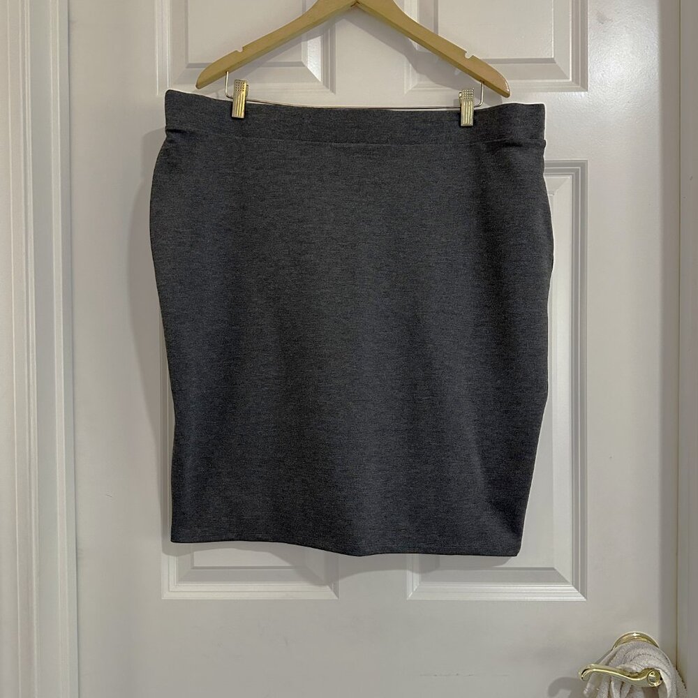 Old Navy Plus Size 2X Ponte Knit Pencil Skirt – NWOT – Charcoal Gray